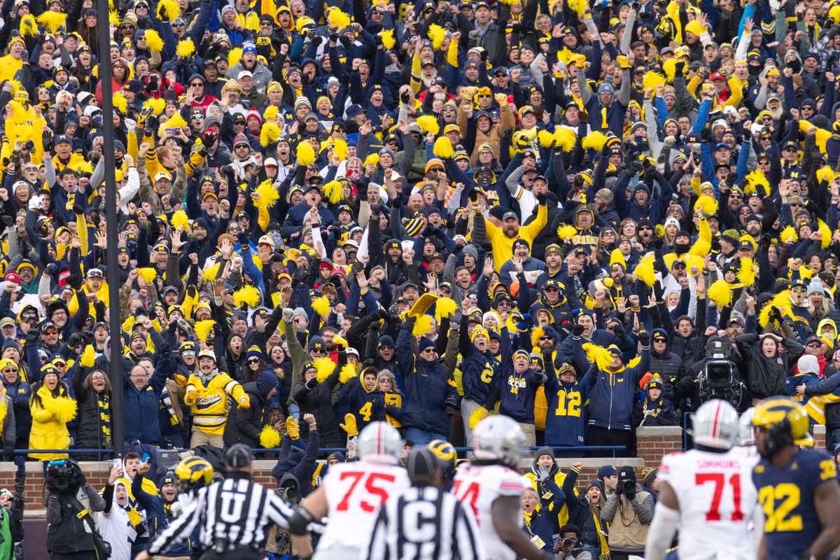 BlueBarronPhoto's tweet photo. North endzone crowd reaction to Rod Moore's interception https://t.co/hvGcdPHW9F