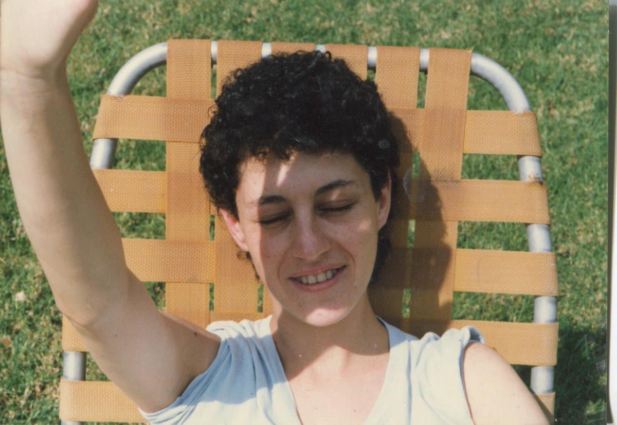 abrahamvanaya's tweet photo. Aquí podemos ver a una joven @Claudiashein luchado con todas su fuerzas contra el sol y el peligro de broncearse en una cómoda silla de jardín.

Pero también podemos ver a una joven @XochitlGalvez luchando con todas sus fuerzas y recursos propios por salvar de la desnutrición a niñas y niños mexicanos, salvando a más de 100,000 niños con su fundación Porvenir.

Esas son las pequeñas grandes diferencias de quienes quieren gobernar este país.

Una Claudia con una vida llena de privilegios o una Xóchitl que picó piedra para salir adelante y regreso a ayudar a su pueblo y niñez.

Tú decides! 
#XochitlGalvezPresidenta2024 
#HagamosQueSuceda
#VotoUtil2024 

Gracias por compartir!