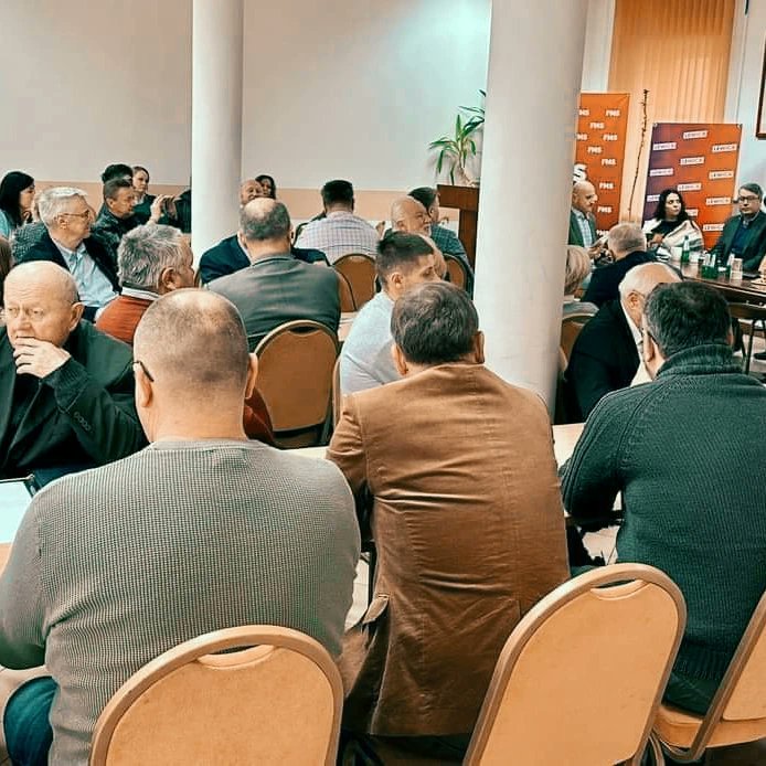sylwiabuzniak's tweet photo. Posiedzenie Rady wojewódzkiej @LewicaLubelskie  z udziałem sekretarza Lewica 
@MarcinKulasek
Podsumowanie działań w województwie i plany na wybory samorządowe 
Jest moc i energia do działania 💪

Zmieniamy Polskę 🇵🇱✌️ https://t.co/12TSIIOB77