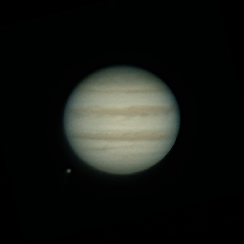 jon_nic's tweet photo. Jupiter and Ganymede both left , prior to transiting Jupiter on 25th Nov. 5000mm focal length from a 200mm Newtonian telescope https://t.co/QRBllP3Ono