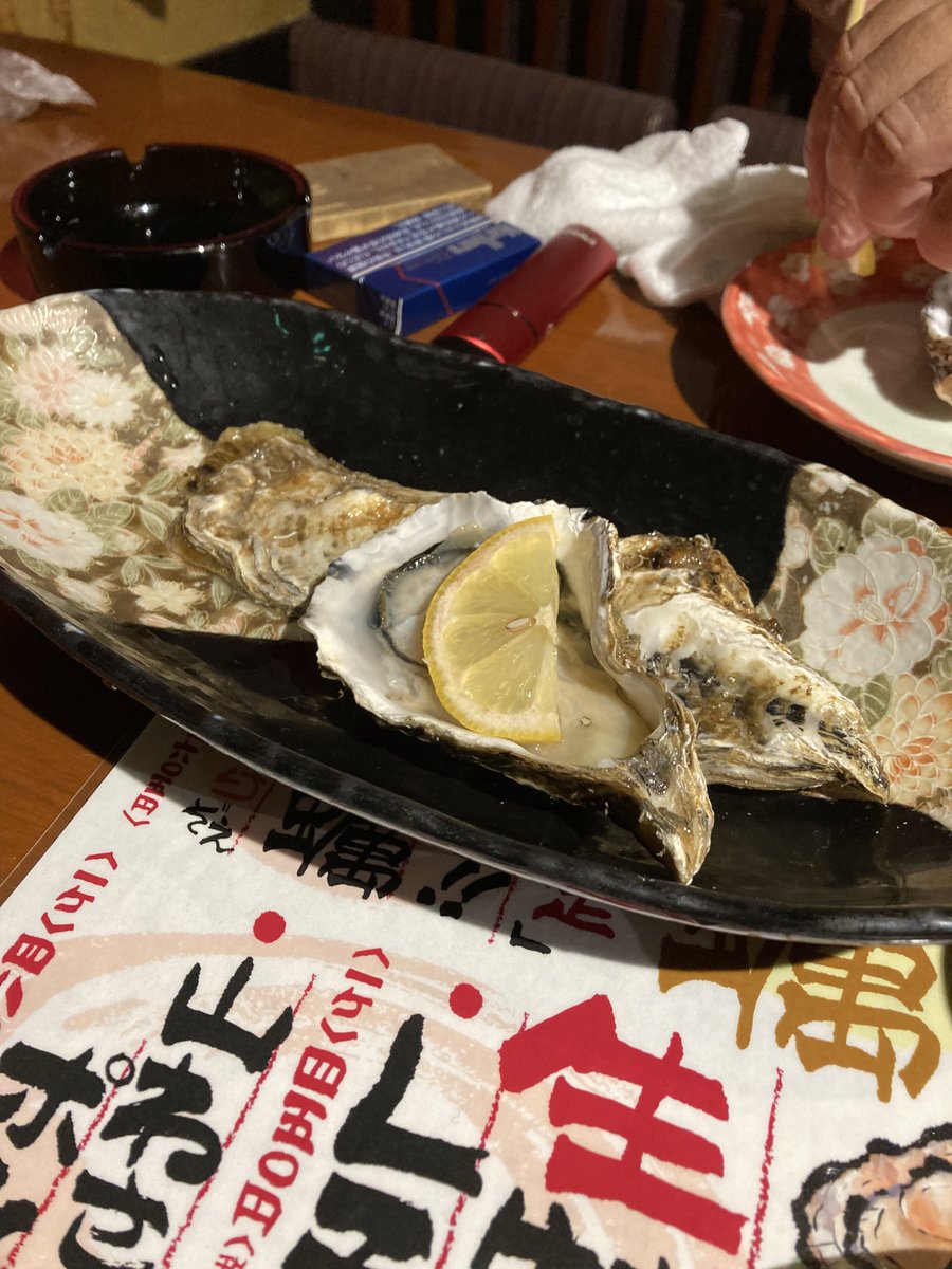 おは月🔥昨夜は久しぶりに友人と外食。「なんか身体引き締まったよね？」早速嬉しい誉め言葉が。年末に掛けて又久々に会う人がいるのでこれは最高のモチベになっちゃう。人生初と思われるノンアルで外食記録も達成。

そして人生初の「褒め期」到来か！？

今年も残り僅か。皆様エキサイトな年末を！🦾