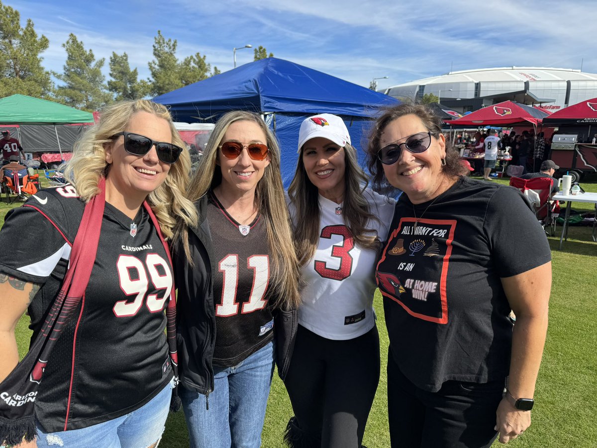 KatzDesignGroup's tweet photo. #birdgang https://t.co/HWoQSDNvsd
