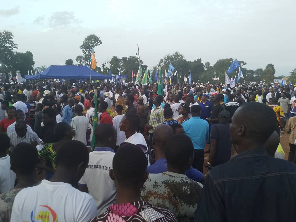 NzangaMobutu's tweet photo. #GBADOLITE Notre candidat #Fatshi20 a reçu un accueil triomphal dans la capitale du Nord-Ubangi; puis Il a tenu un meeting dans le centre-ville. Ici avec Yango Mobutu, Giala Mobutu, le gouverneur Malo Mobutu et moi-même #1Gbadolite #2MobayiMbongo #2ATDC https://t.co/8WuYmv9Ehv