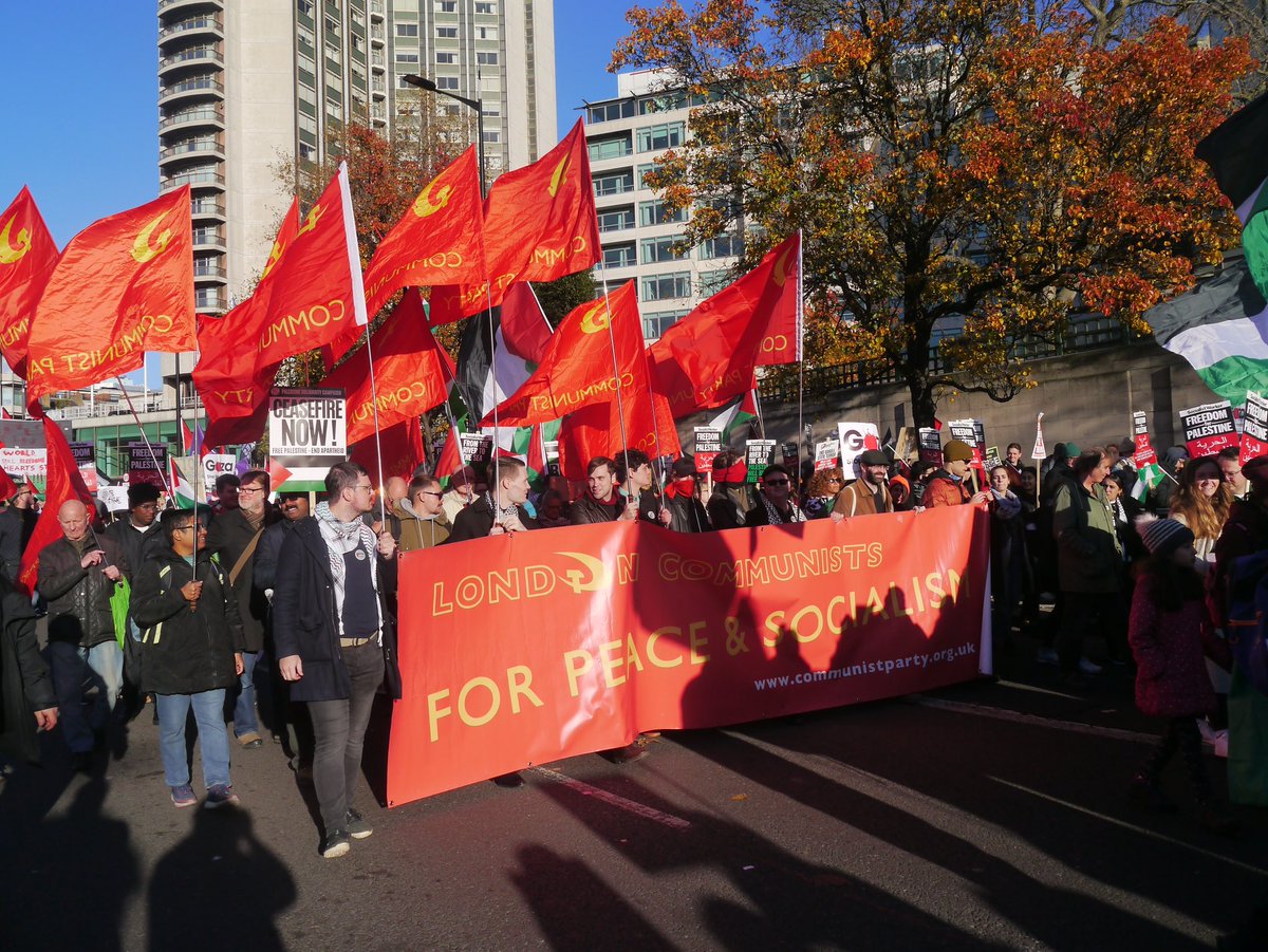 CPBritain's tweet photo. Communist Party members joined the hundreds of thousands demonstrating in London and across Britain this weekend for #Palestine and #Gaza ✊🕊️🇵🇸

Keep demonstrating and fighting for Palestine, support the Palestine Solidarity Campaign @PSCupdates and build support for Boycott, Divestment and Sanctions against #Israel #CeasefireNow #CeasefireForGazaNOW #FreePalestine