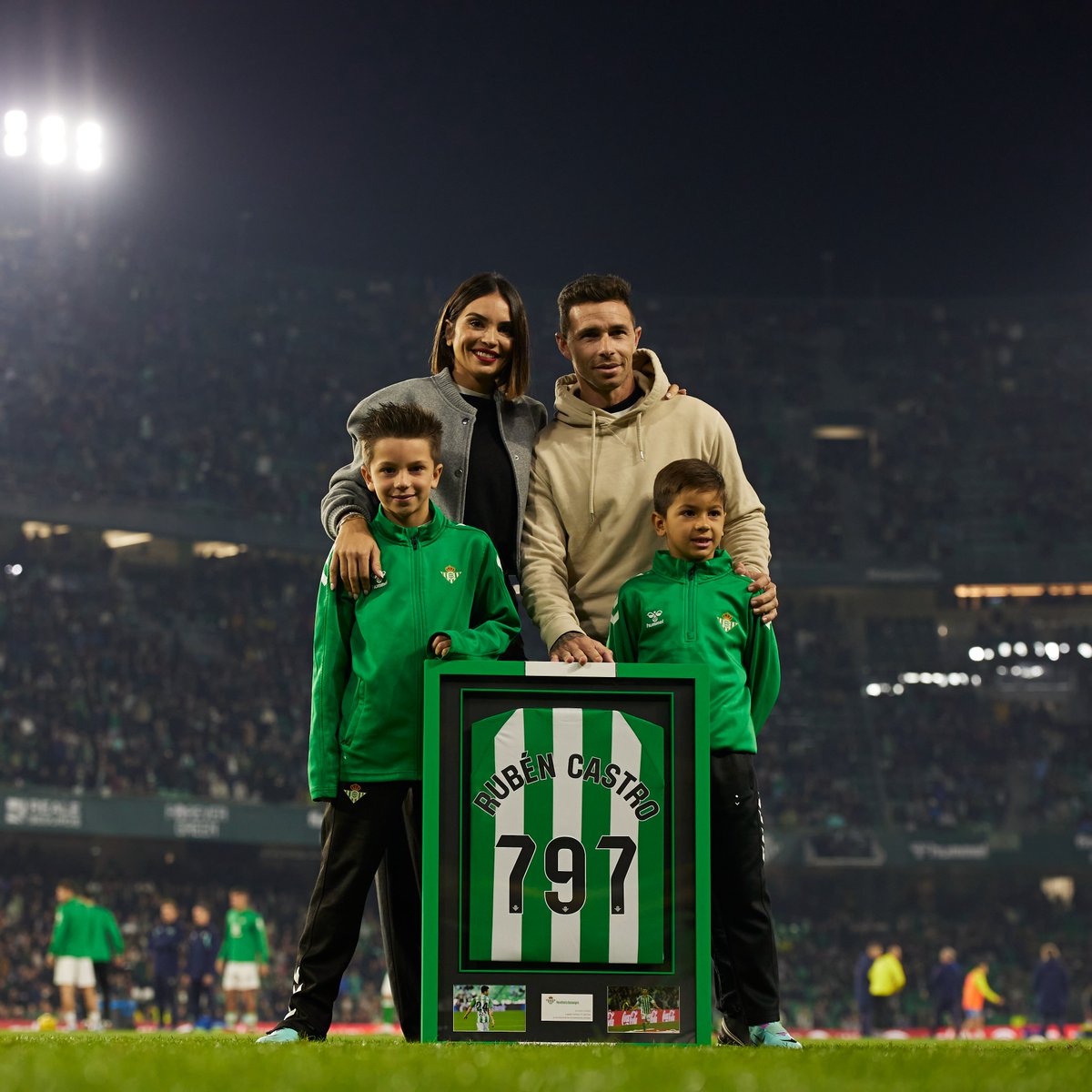 RealBetis's tweet photo. ¡Tiburón! 🦈🔥 https://t.co/iI2vrv5UF3