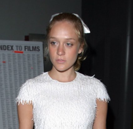 tuesdaywood's tweet photo. chloë sevigny ♡ https://t.co/JdmrBorlmt
