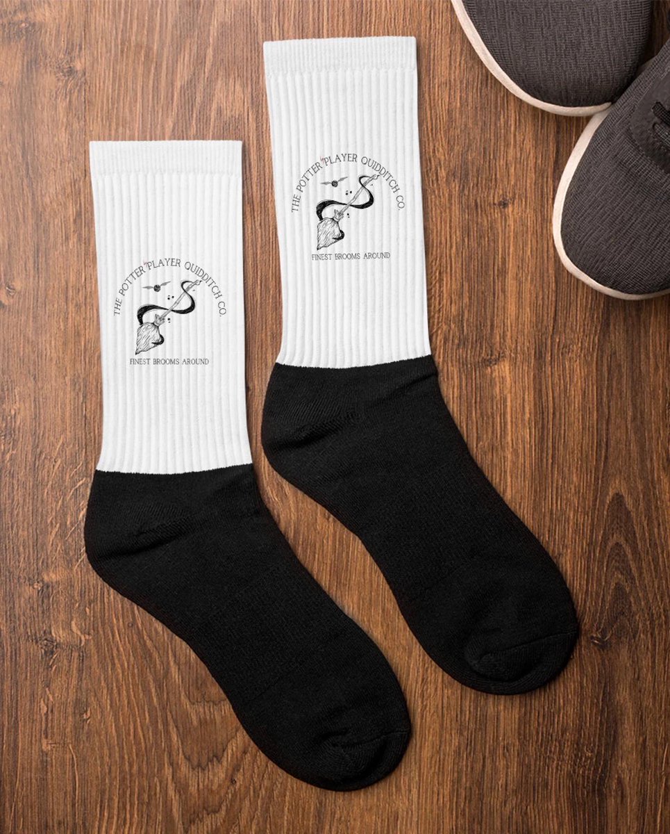 ThePotterPlayer's tweet photo. NEW MERCH⚡️ Potter Player Quidditch Collection now LIVE!🥳 👉 https://t.co/OBwTFdqJib https://t.co/g3RX4gq1To