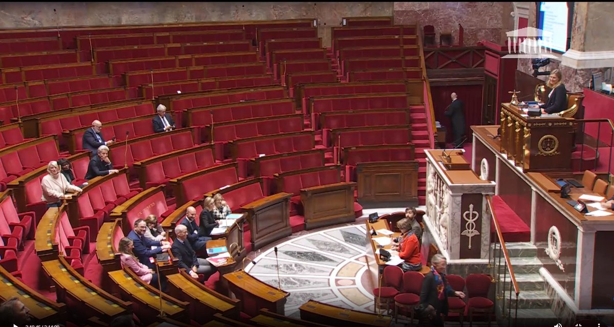 malopedia's tweet image. Un dimanche à 20h57, dans un hemicycle où seule la gauche en a encore quelque chose à faire, après une 27ème motion de censure, Elisabeth Borne déclenche un 19ème 49.3 par un discours de 1mn37s. La République se porte bien.