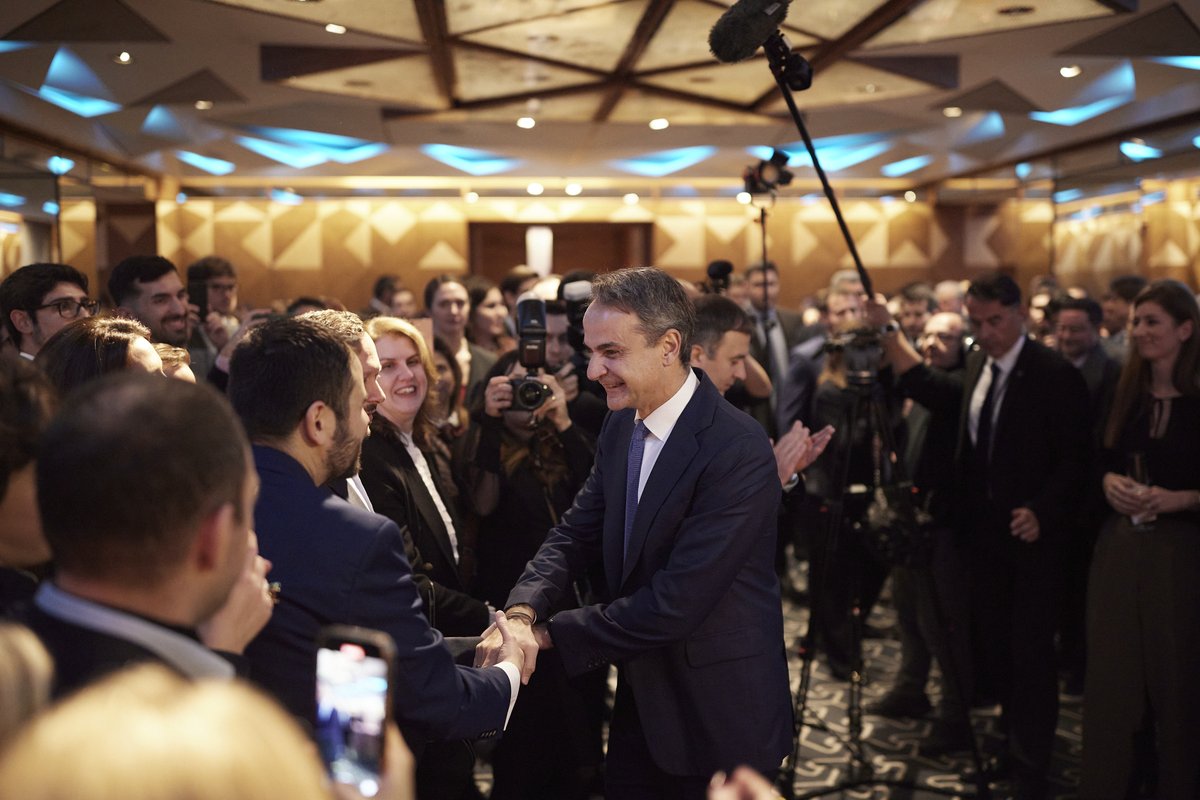 kmitsotakis's tweet photo. Στόχος μας είναι να συνεχίσουμε σε αυτήν τη φιλόδοξη, σε αυτήν την τολμηρή πορεία των μεγάλων μεταρρυθμίσεων. Να κάνουμε τη ζωή των Ελληνίδων και των Ελλήνων καλύτερη.

Εκδήλωση της Γραμματείας Ελλήνων της Διασποράς της Νέας Δημοκρατίας στο Λονδίνο. https://t.co/OSRZ6LKaH8 https://t.co/2zNVw59EmF