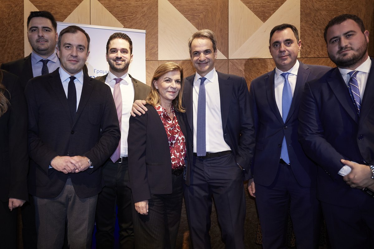 kmitsotakis's tweet photo. Στόχος μας είναι να συνεχίσουμε σε αυτήν τη φιλόδοξη, σε αυτήν την τολμηρή πορεία των μεγάλων μεταρρυθμίσεων. Να κάνουμε τη ζωή των Ελληνίδων και των Ελλήνων καλύτερη.

Εκδήλωση της Γραμματείας Ελλήνων της Διασποράς της Νέας Δημοκρατίας στο Λονδίνο. https://t.co/OSRZ6LKaH8 https://t.co/2zNVw59EmF