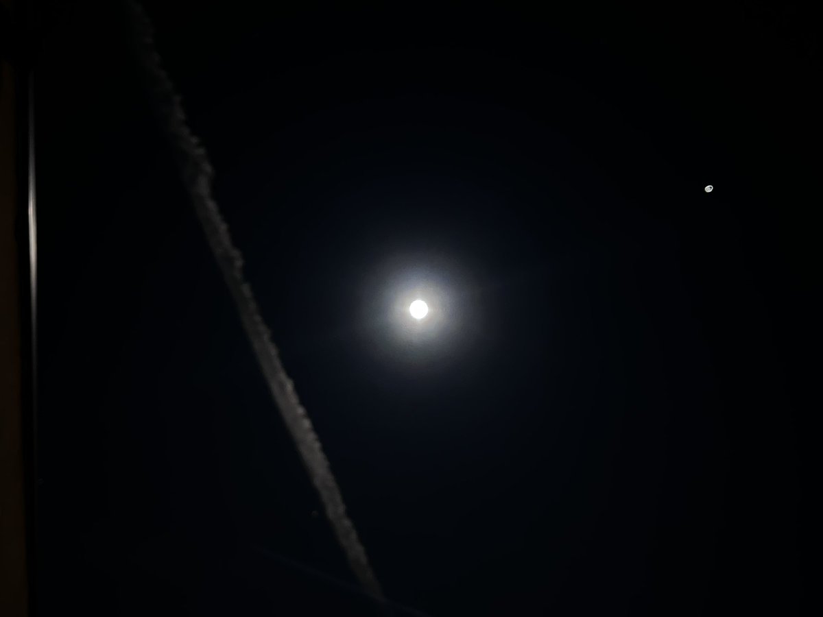 Jetstream, the Moon and Jupiter