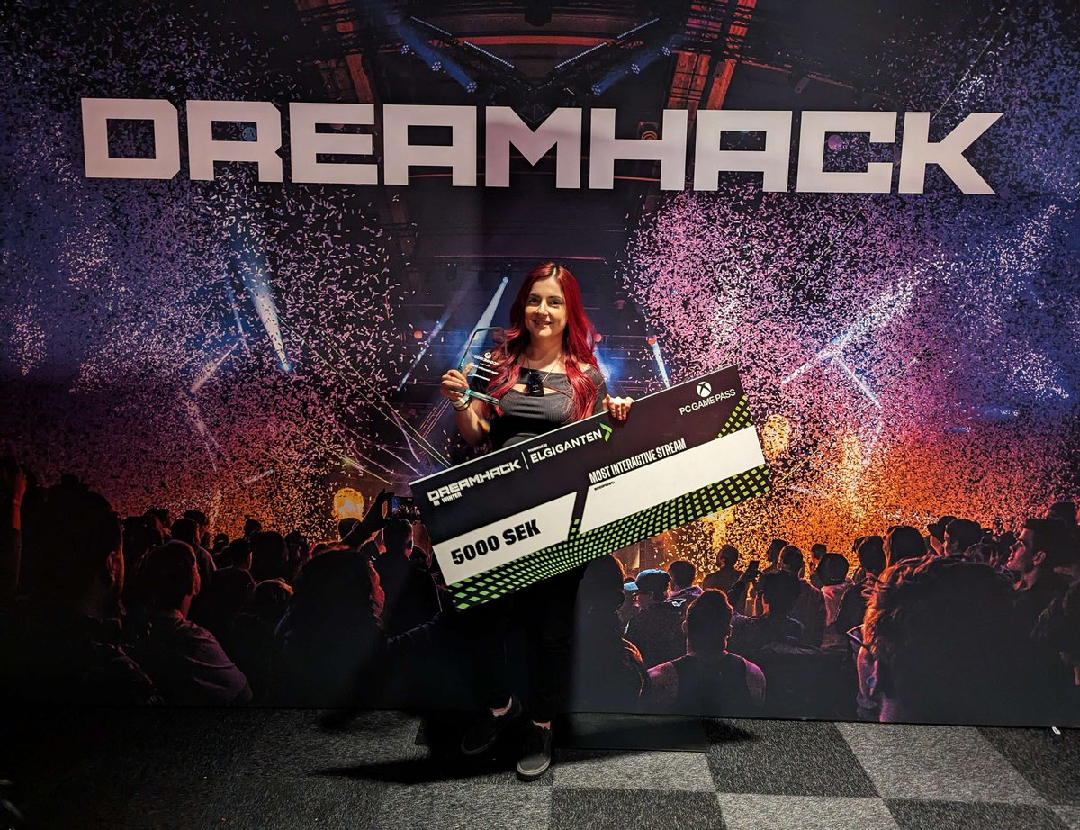 I won the Most Interactive Streamer award at #Dreamhack😭💙