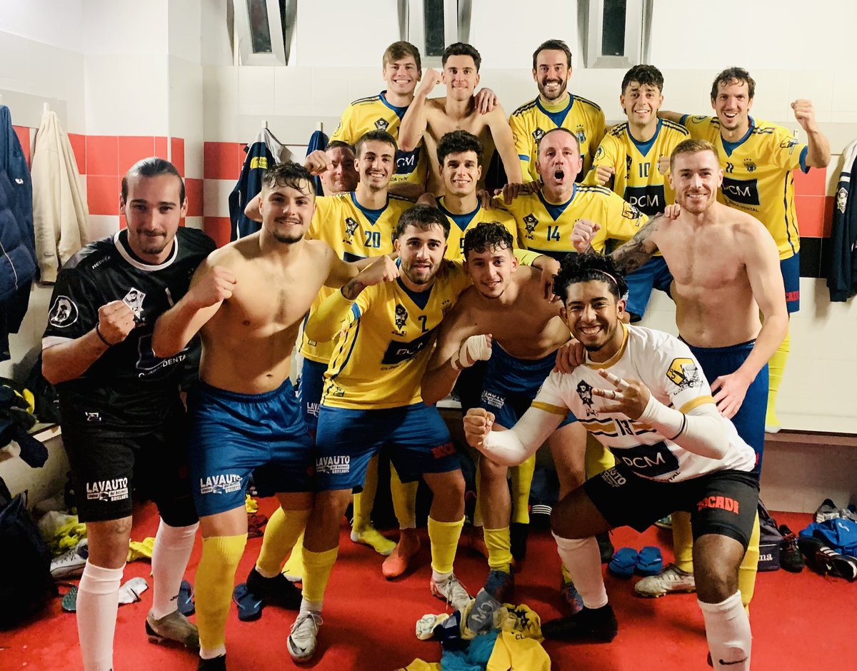 Final en el Polinario!!!! Y por fin llegó la tan ansiada victoria además de buen juego.
<a href="/SalermPG/">Salerm Puente Genil F.C.</a> 0 - CD Ciudas Jardin 4 . (<a href="/juanitosojo/">Juanito Sojo</a> ⚽️⚽️⚽️, <a href="/rafita_sojo_98/">rafitasojo</a> ⚽️) CLÍNICAS PCM <a href="/lavautocordoba/">Lavauto Córdoba</a> <a href="/GYCenergy/">Gestión Y Calor</a>