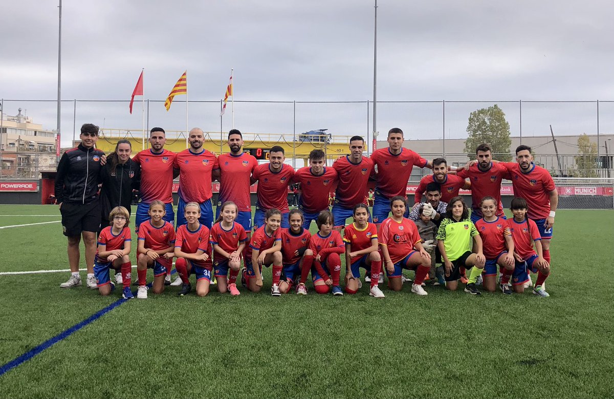 🔚 Tancada la J11 d'#1cat2! 🔴 #FCMartinenc ↕ 1r classificat 💰 24 punts ⚽ Balanç golejador +19 (16-6) 💪 Escalem fins a la primera posició. Encara queda molta lliga, però aquest és el camí, equip! Seguim forts! #SomMartinenc #futbolcat