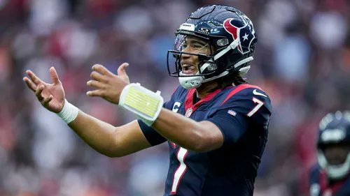 Primocbr's tweet photo. A 58 yard field goal attempt, from a player that wasn't on the team a month ago and hasn't made a FG over 50 since high school, instead of allowing the new face of the franchise to try and make something happen to win the game or even get in closer range is wild #NFL #Texans https://t.co/ruDahervW4