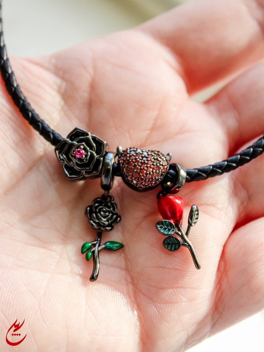 designbybehin's tweet photo. New: Sterling Silver Black Charm bracelets.
.
Last day of sale. Selected jewelry items and textiles are on sale. Last sale of the year.

#designbybehin #customjewelrydesign #etsyseller #jewelrygifts

https://t.co/Pi0jLifNZg https://t.co/EODaDuRRxg