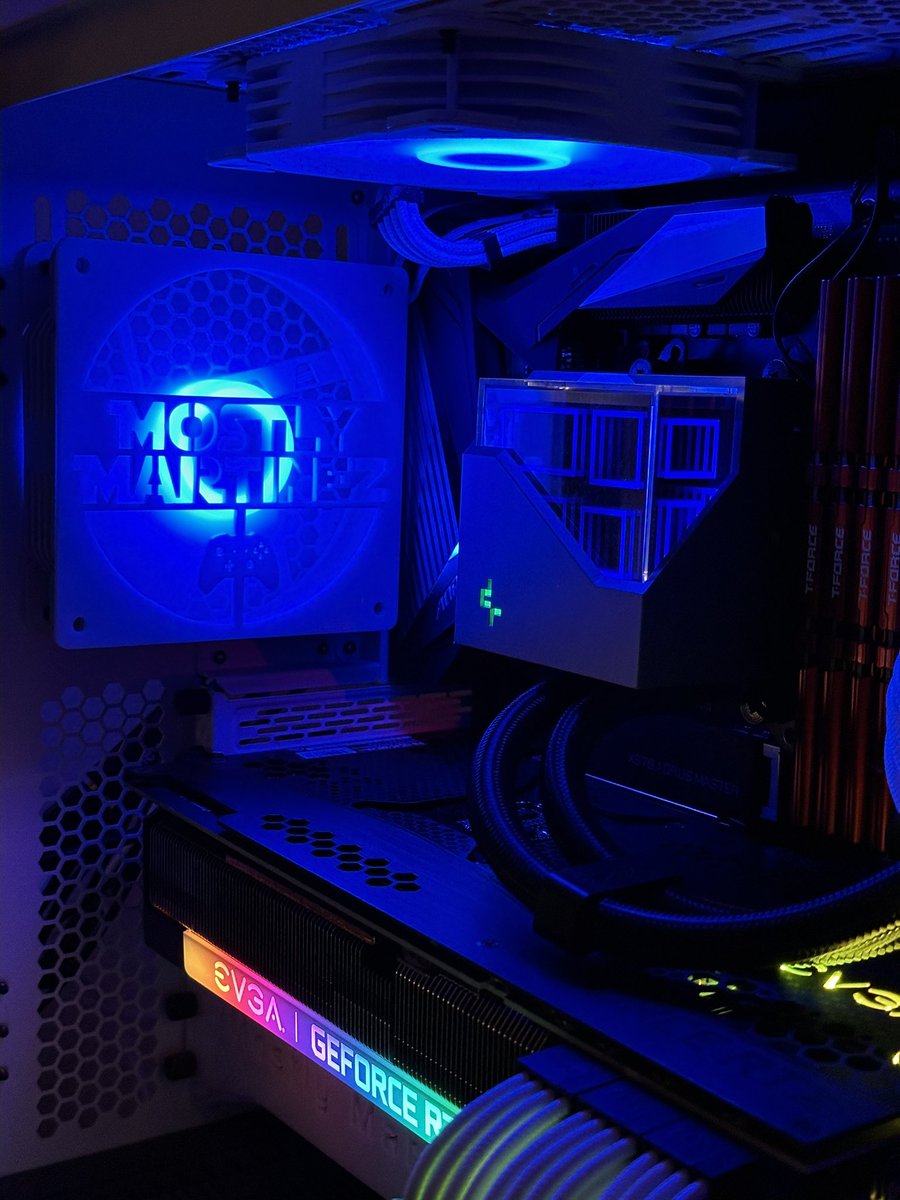 MartinezMostly's tweet photo. I have this and it is incredible at full price!  Snag this @DeepCoolNA AIO while you can! https://t.co/TjdvpXhAE7