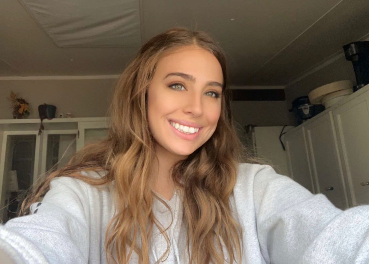 littlesquidsyd's tweet photo. Sunday funday? Jk I’m cleaning my house making Mac and cheese and talking to my dogs. https://t.co/gjmmIi09Ak