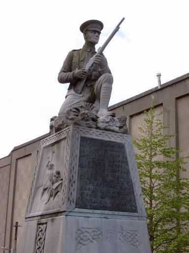 fir_bolg's tweet photo. irish war of independence memorial depicting an armed irish volunteer, phibsborough, dublin, sculpted by leo broe (1899-1966) https://t.co/FFCeN70C6Z