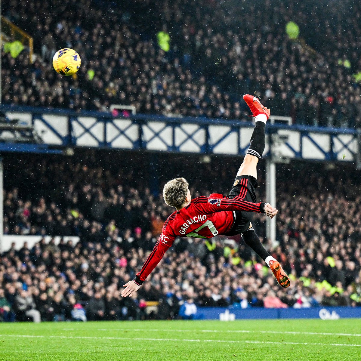 BleacherReport's tweet photo. 🤯 https://t.co/JQlX5xtKsn
