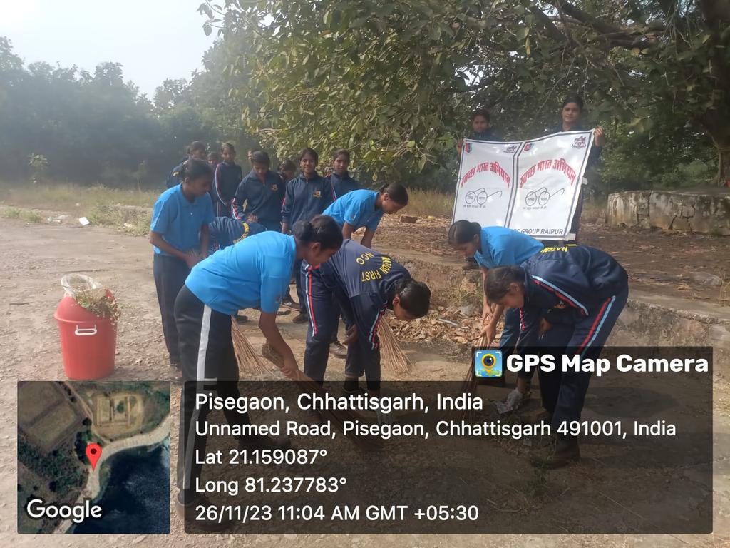 NccAnjora's tweet photo. #puneetsagar activity was carried out during the CATC 24 at Anjora Durg. Waterbody at Anjora on banks of Shivnath river was cleaned as part of social activity by NCC Cadets. https://t.co/h3ZjhrynCZ
