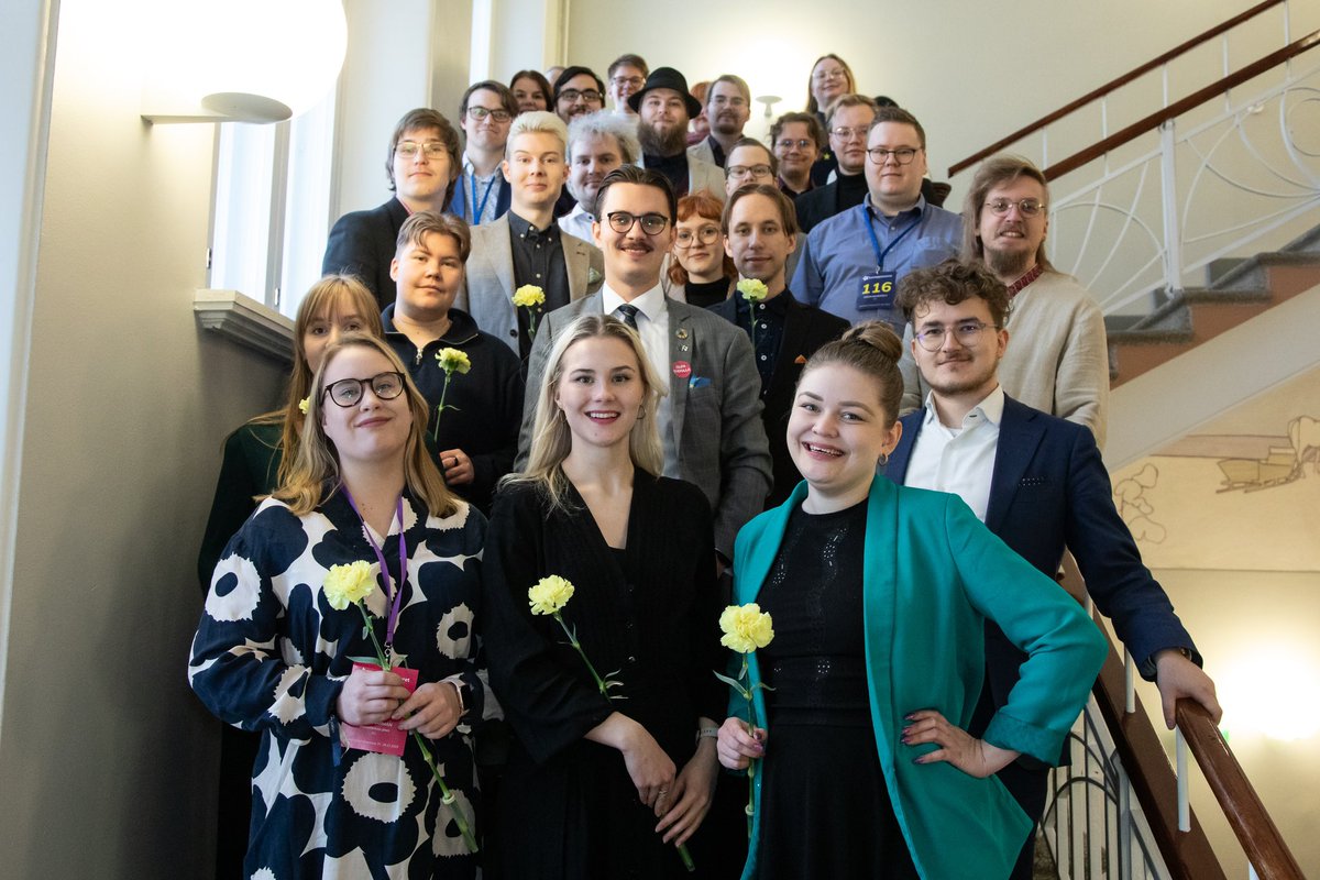 Suurkiitos <a href="/Eurooppanuoret/">Eurooppanuoret</a> liittokokoukselle luottamuksesta jatkaa rakkaan liittomme puheenjohtajana eurovaalivuonna 2024! Suomeksi sanottuna: Tästä tulee hiton hyvä vuosi 💙🇪🇺