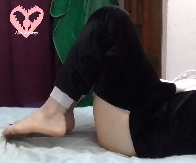 Just resting a bit, every sunday is a lazzy sunday uwu #Femboy #feetcontent #feet_pic #nsfwtwt https://t<a href="/tag/femboy"class="tags"><span>#femboy</span></a><a href="/tag/nsfwtwt"class="tags"><span>#nsfwtwt</span></a><a href="/tag/feetcontent"class="tags"><span>#feetcontent</span></a><a href="/tag/feet_pic"class="tags"><span>#feet_pic</span></a>