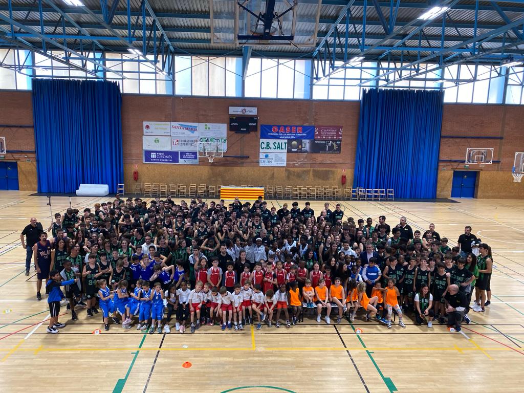 cbsalt's tweet photo. 💚🖤 Presentació dels equips del @cbsalt. Quin goig que fa!!! 🤩🤩🤩

#orgullsaltenc https://t.co/hLXjXnTP0N