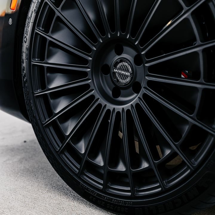 LeeAutoVN's tweet photo. BMW 760i x MVForged VL77 Signature Series® (1-Piece) 22" quá hợp tone với màu Satin Jet Black.
Made in Los Angeles, USA
➡️ https://t.co/oIblN7So3C | https://t.co/H4s3ML92PQ | https://t.co/7Nz5AwpWaz
#CS #LEEAUTO #MCBperformance #since2011 #CARSPA #mvforged #bmw https://t.co/ll5B9mrpW2