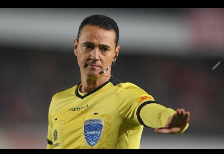 #صديق_رونالدو_يحكم_الديربي
حركات ابو قوطي 
من صديقي انا