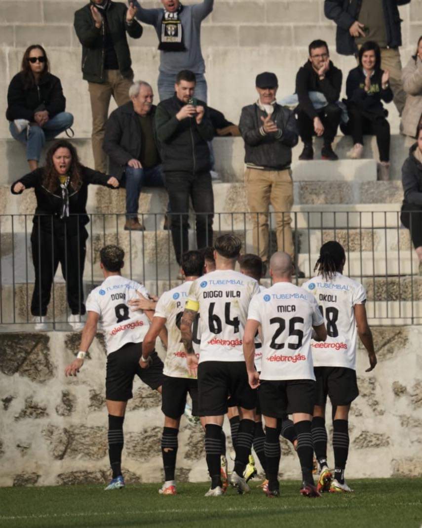 Amarante vence o Paredes por 0-2 e segue em frente na Taça de Portugal 🏆

A formação Amarantina ainda não perdeu qualquer jogo esta temporada e é líder isolado da Série B do Campeonato de Portugal.