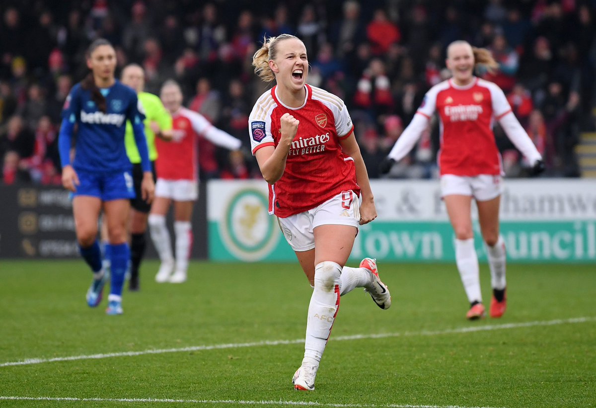 Beth Mead MBE tweet media