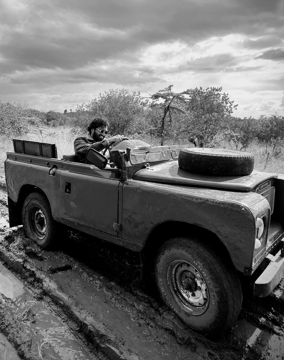 Thekhandavelli's tweet photo. To the bush baby!
.
.
.
.
.
Tags by @withhashtag • #landrover #rangerover #landroverdefender #defender #defender110 #defender90 #landroverseries #offroad #4x4 #landroverdiscovery #toyota #cars #yyt #defenderlove #landroverlife #landroverowners #discovery #safari #jeep #vintage https://t.co/ev1WvxLv2Y