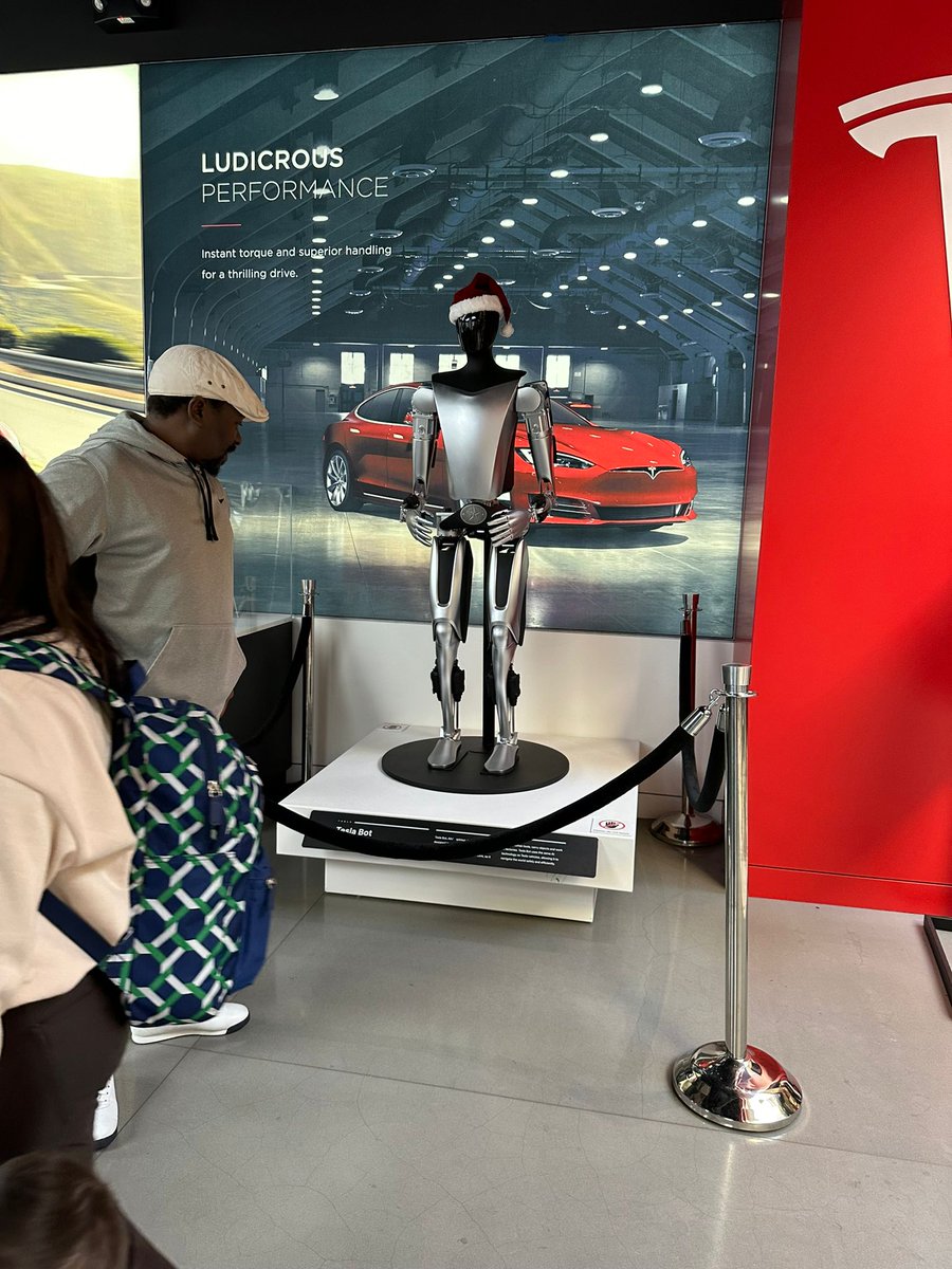 When the Tesla cybertruck and bot are near you #Tesla #Elonmusk #teslabot