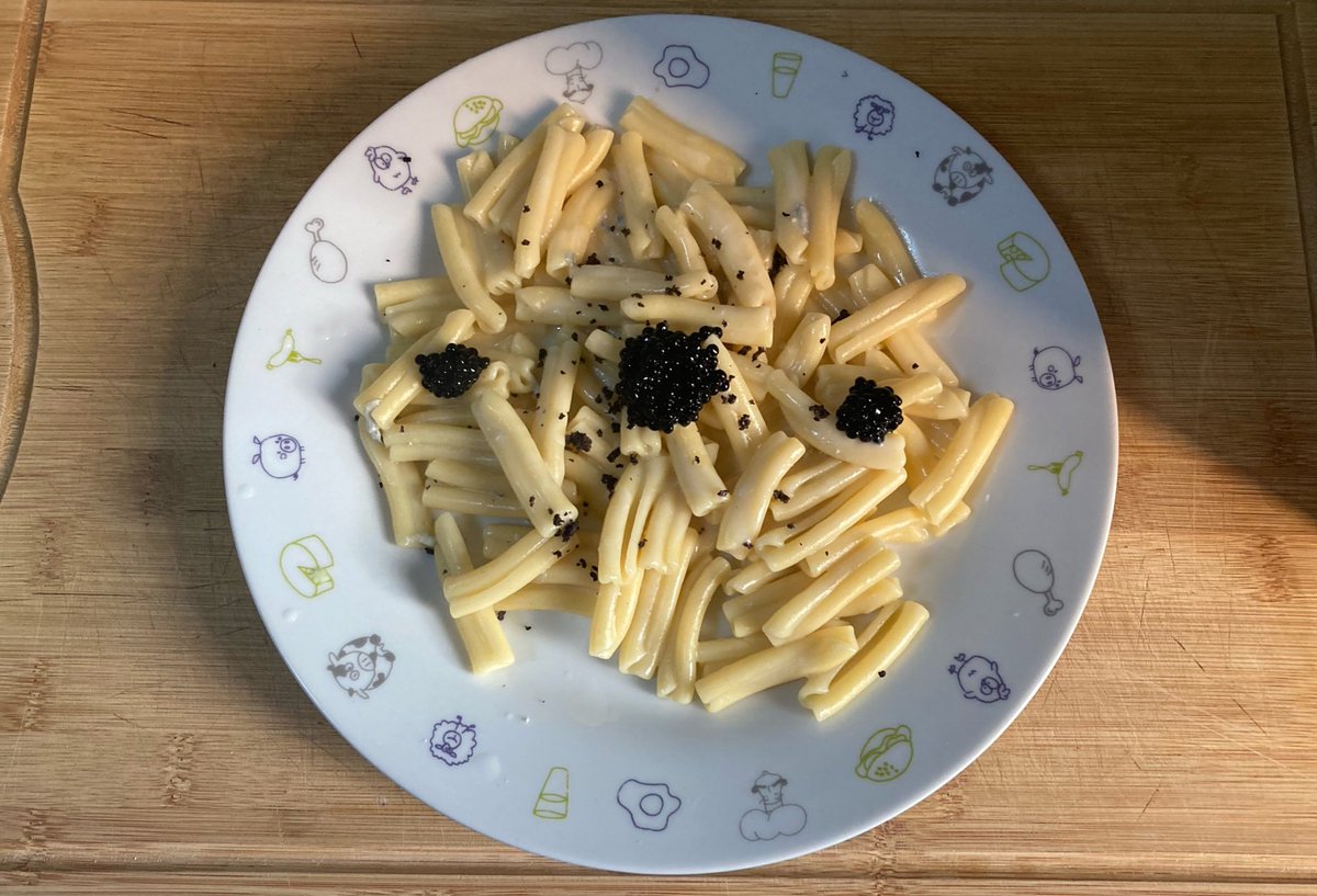 iAlbertoMarques's tweet photo. Casarecce con salsa de queso gorgonzola, caviar y trufa rayada https://t.co/JU0kNix5MB