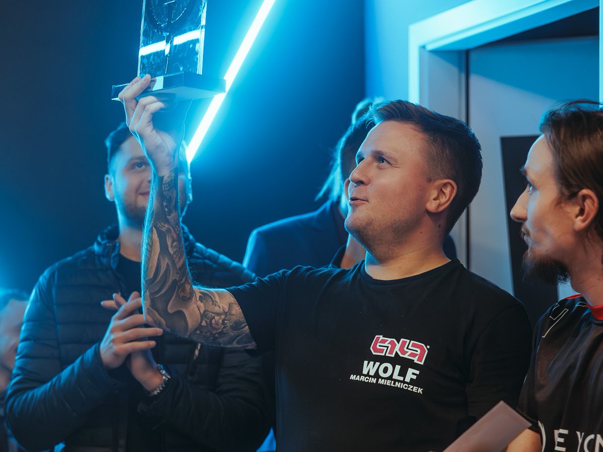 ChurchOfQuake tweet media