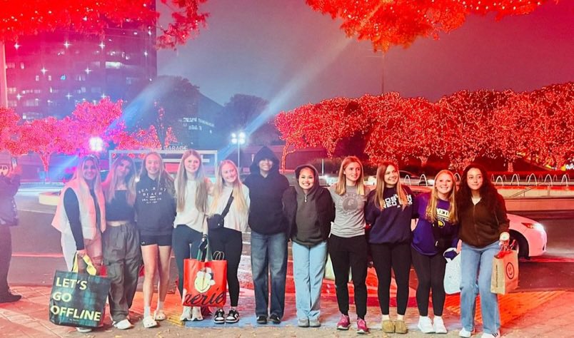 gsaforcefc's tweet photo. What a weekend for Force FC 06GW Frontier at the DKSC College Showcase!!
2-1 ranked #1 LA team
2-0 vs Solar FDL
1-1 vs BVB Dallas
Way to go girls!!! They even had time for a little shopping.
#gsaforcefc #forceon3 #DKSCCollegeShowcase https://t.co/NELkeYEcIY