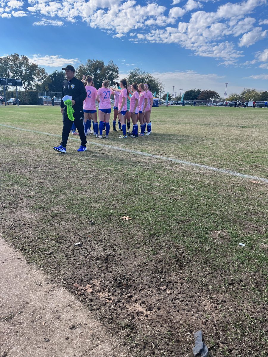 gsaforcefc's tweet photo. What a weekend for Force FC 06GW Frontier at the DKSC College Showcase!!
2-1 ranked #1 LA team
2-0 vs Solar FDL
1-1 vs BVB Dallas
Way to go girls!!! They even had time for a little shopping.
#gsaforcefc #forceon3 #DKSCCollegeShowcase https://t.co/NELkeYEcIY