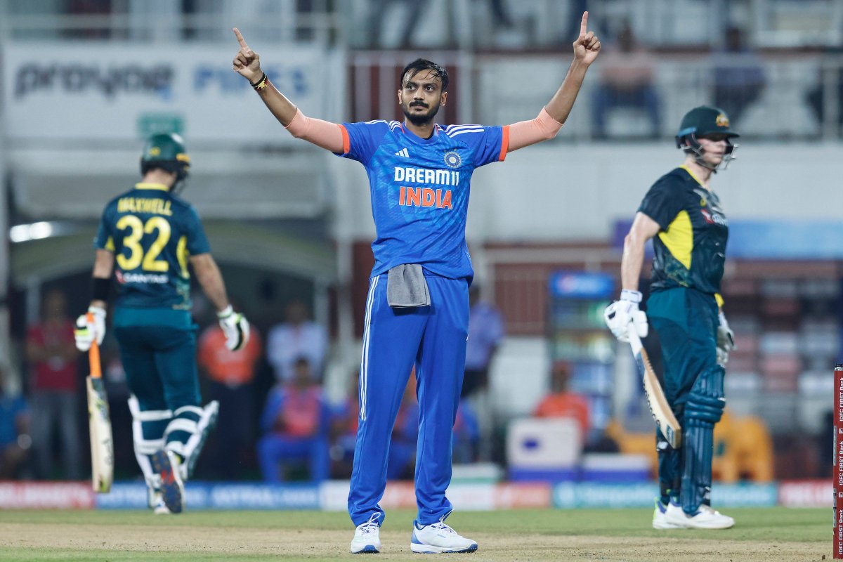 mufaddal_vohra's tweet photo. INDIA DEFEATED AUSTRALIA BY 44 RUNS...!!!

The dominance of team India! https://t.co/61hHHFil1b