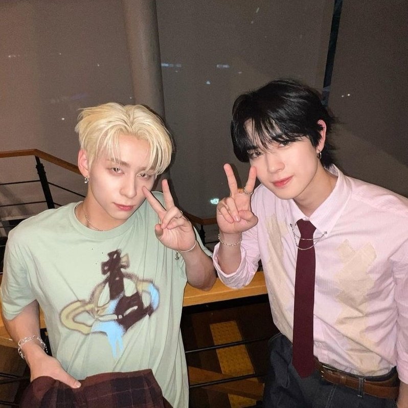 ひさこ tweet media