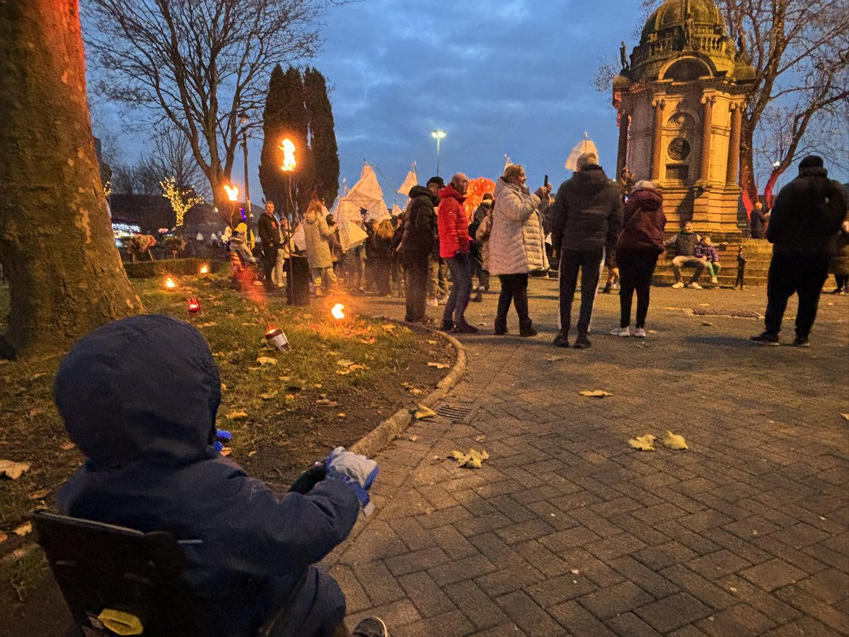 rfantauzzo's tweet photo. Bury Lantern Parade 
 🏮 https://t.co/Gd0lycAcqK