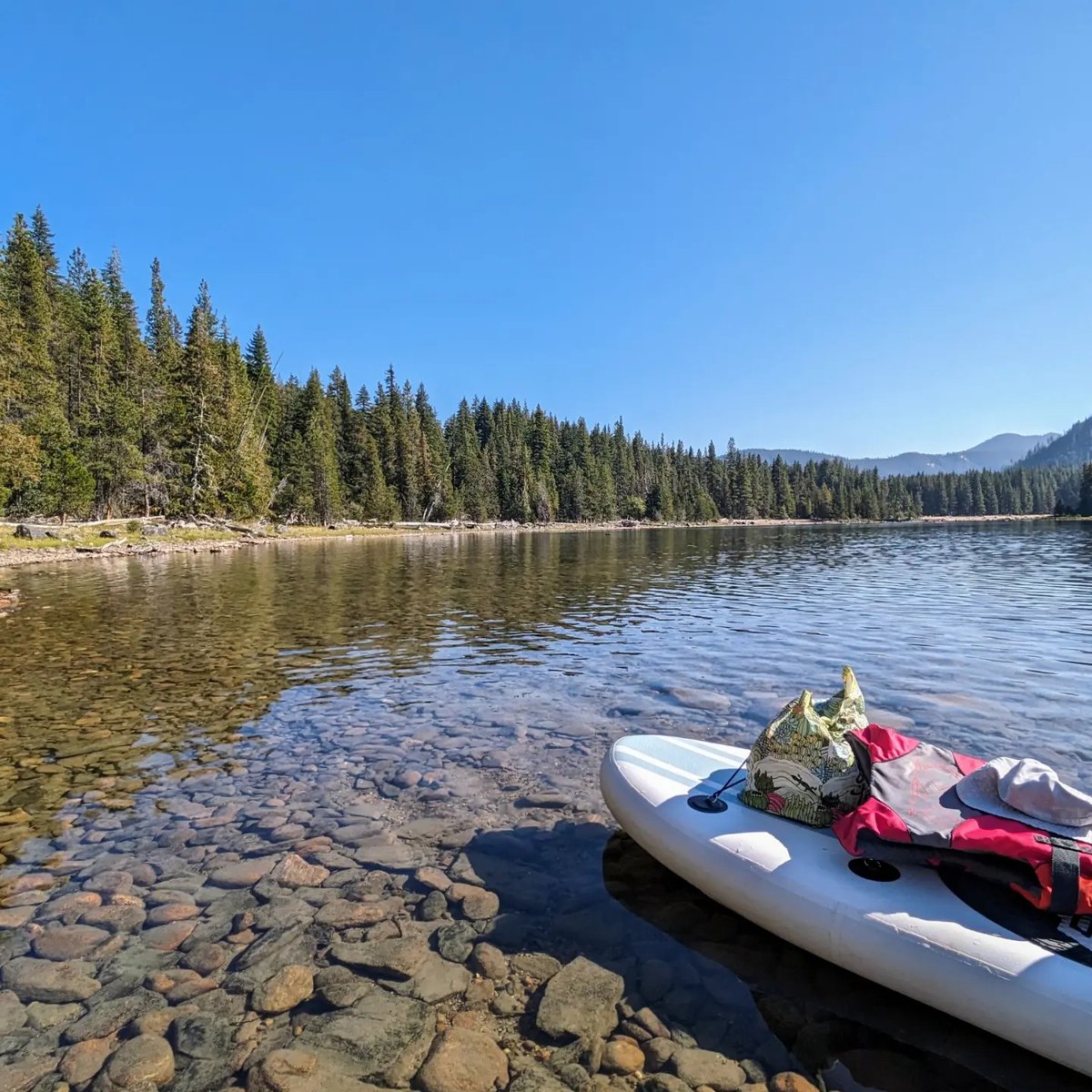 Had a blast paddleboarding on Lake Wenatchee, WA this past summer! 

#Paddleboarding #LakeWenatchee #SummerFun 🌊🏄‍♂️🌞