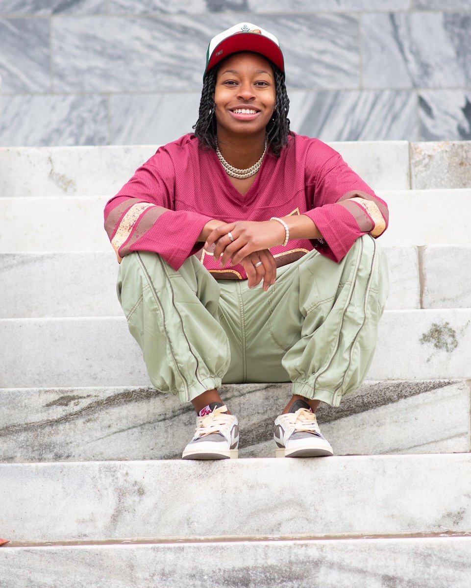 khaylanicole1's tweet image. 25 on the 25th ✨ #goldenyear