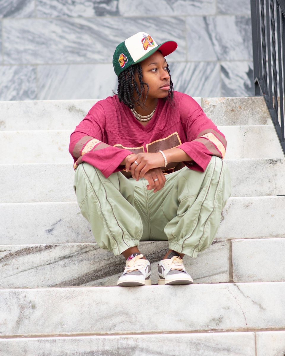 khaylanicole1's tweet image. 25 on the 25th ✨ #goldenyear