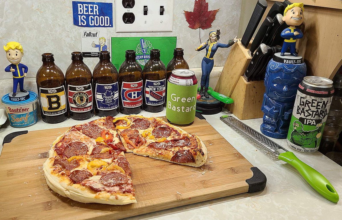 bastardrub's tweet photo. 🍕Pie of the day - Toaster Oven Pizza - RTFO!!!🤘
Pepperoni, Hot Banana Peppers, Grana Padano & Mozz
#homemadepizza #cgbs #pizzatopia #stonercooking #drunkcooking
#pizza #toasterovenpizza https://t.co/kpxQIMfUcn