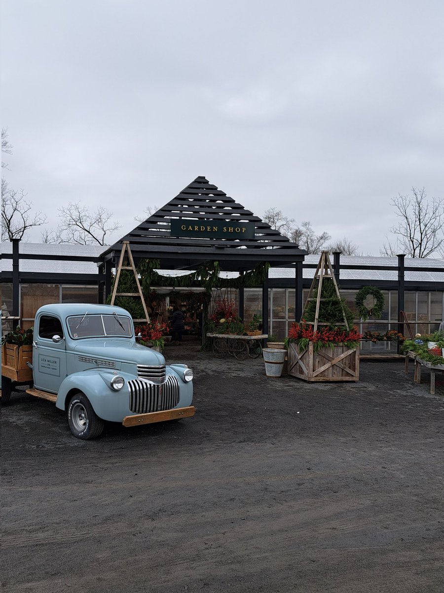 OYCWineCloud's tweet photo. Getting in the Holiday spirit @Hortulus.Farm #wine @OldYorkCellars https://t.co/ECD4oyYIz3