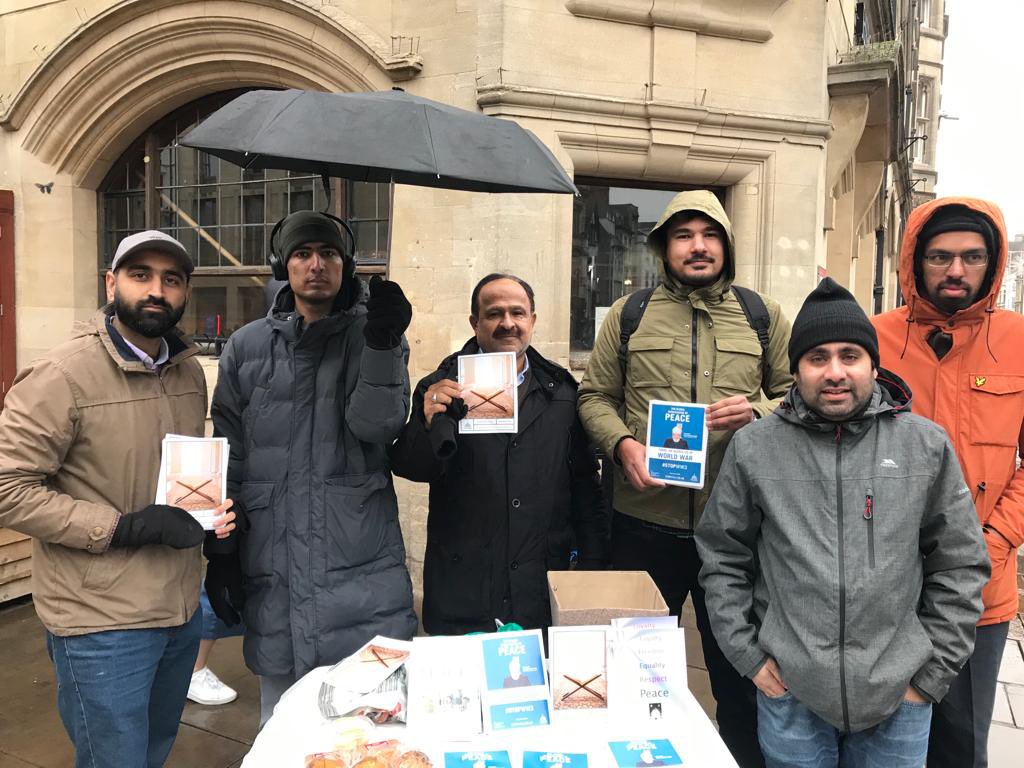 AMYA_Oxford's tweet photo. #November is Islamophobia awareness month and our youth were out in #Oxford city center raising awareness about Islam’s peaceful teachings and removing misconceptions. 
#TrueIslam #Peace #Justice https://t.co/3GEvzL8N7g