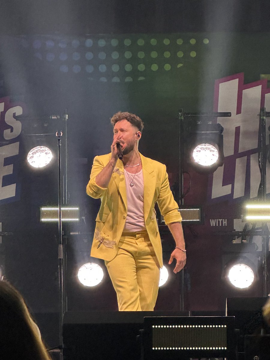 Dan170278's tweet photo. #hitslive https://t.co/MdE9BO2MjO