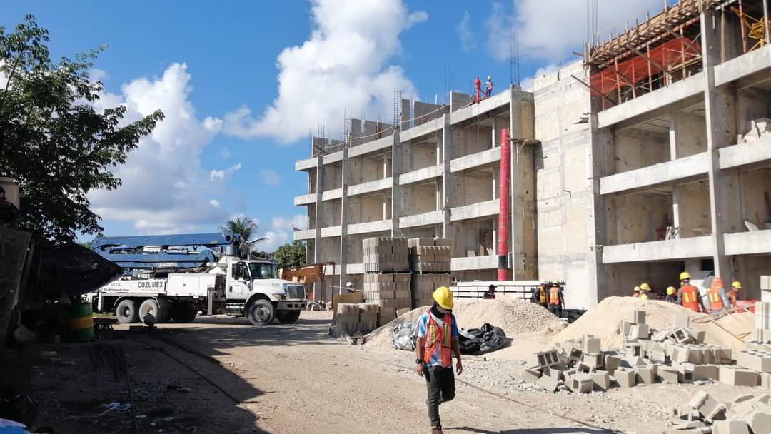 Atrae auge inmobiliario de Cozumel a vendedores 'improvisados', se queja la AMPI noticaribe.com.mx/2023/11/26/atr…