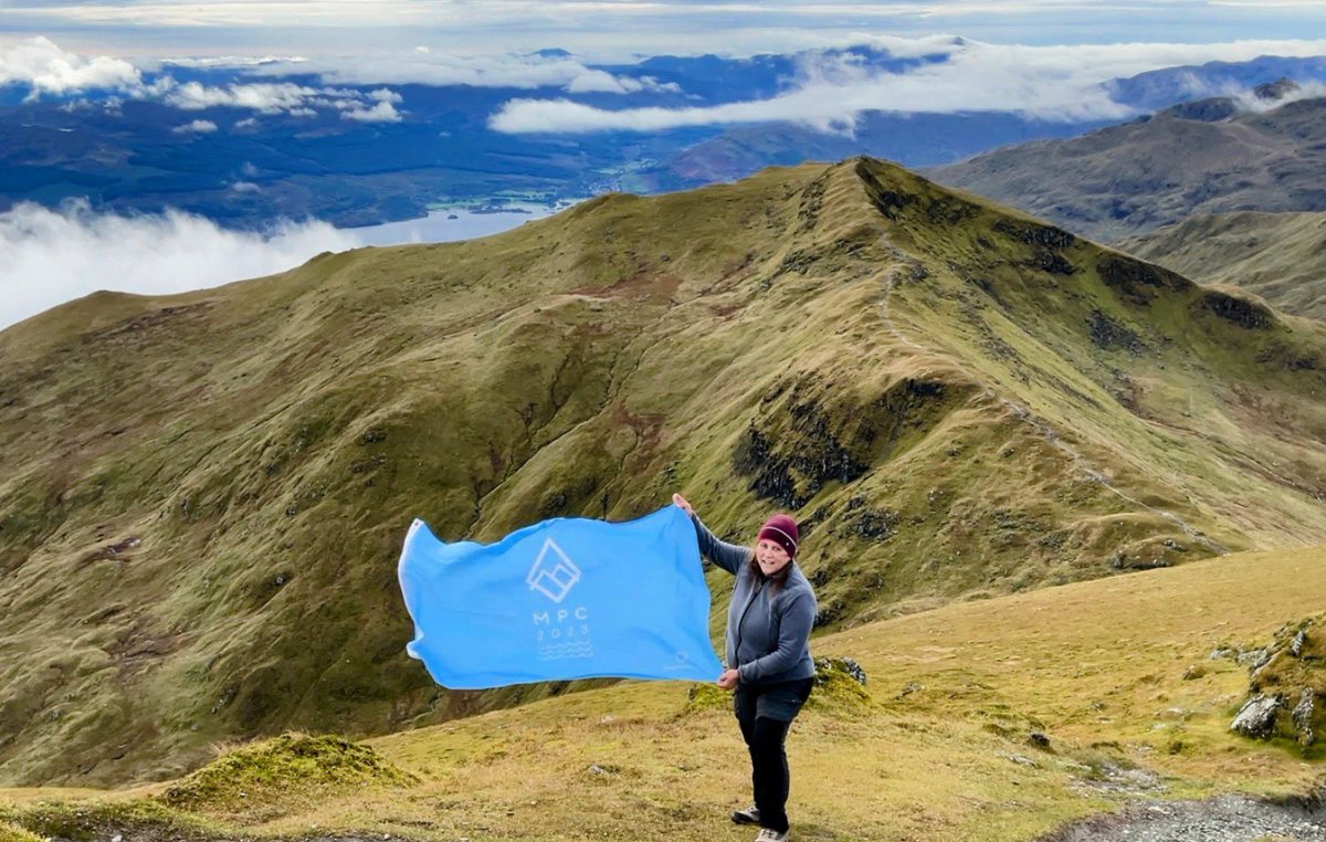 MyPeakChallenge's tweet image. #MPCFlagDay 

Show us the blue waves! 🌊

#MPC #MPC2023 #MyPeakChallenge #SamHeughan